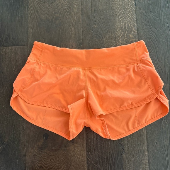 Lululemon speed up low rise lined shorts size 6, 2.5” - Picture 1 of 4